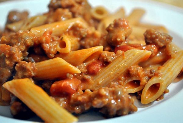 maccheroni sugo salsiccia e patate